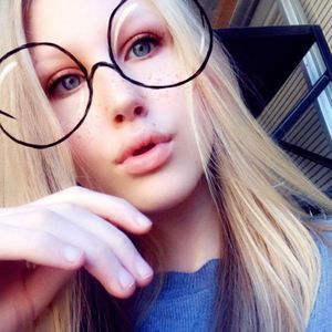 Meet your Posher, Halie